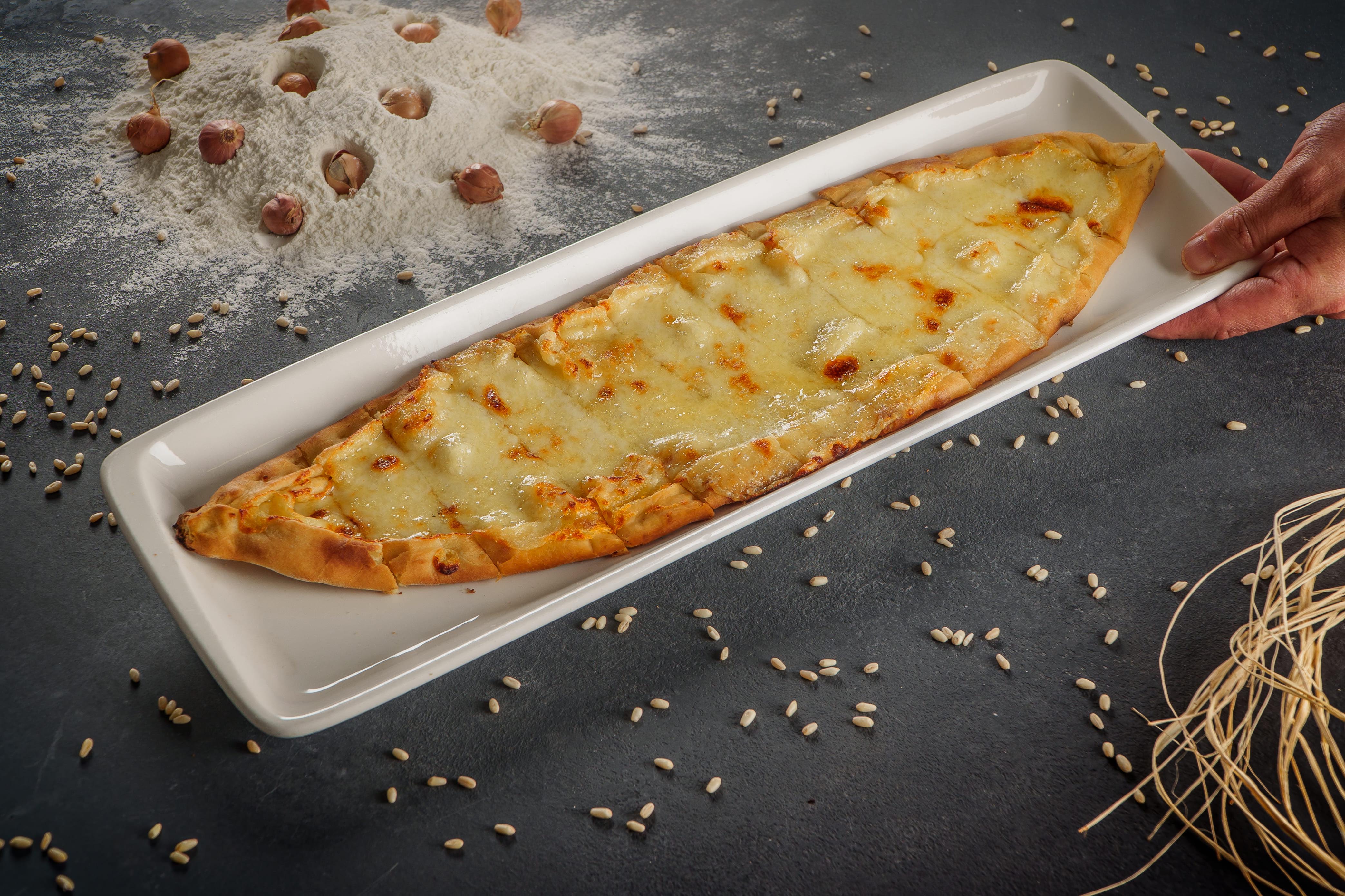 Kaşarlı Pide