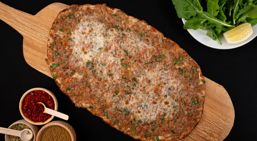 Kaşarlı Lahmacun